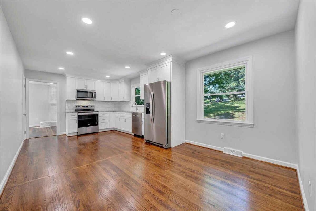 533 Oak DR - Photo 5