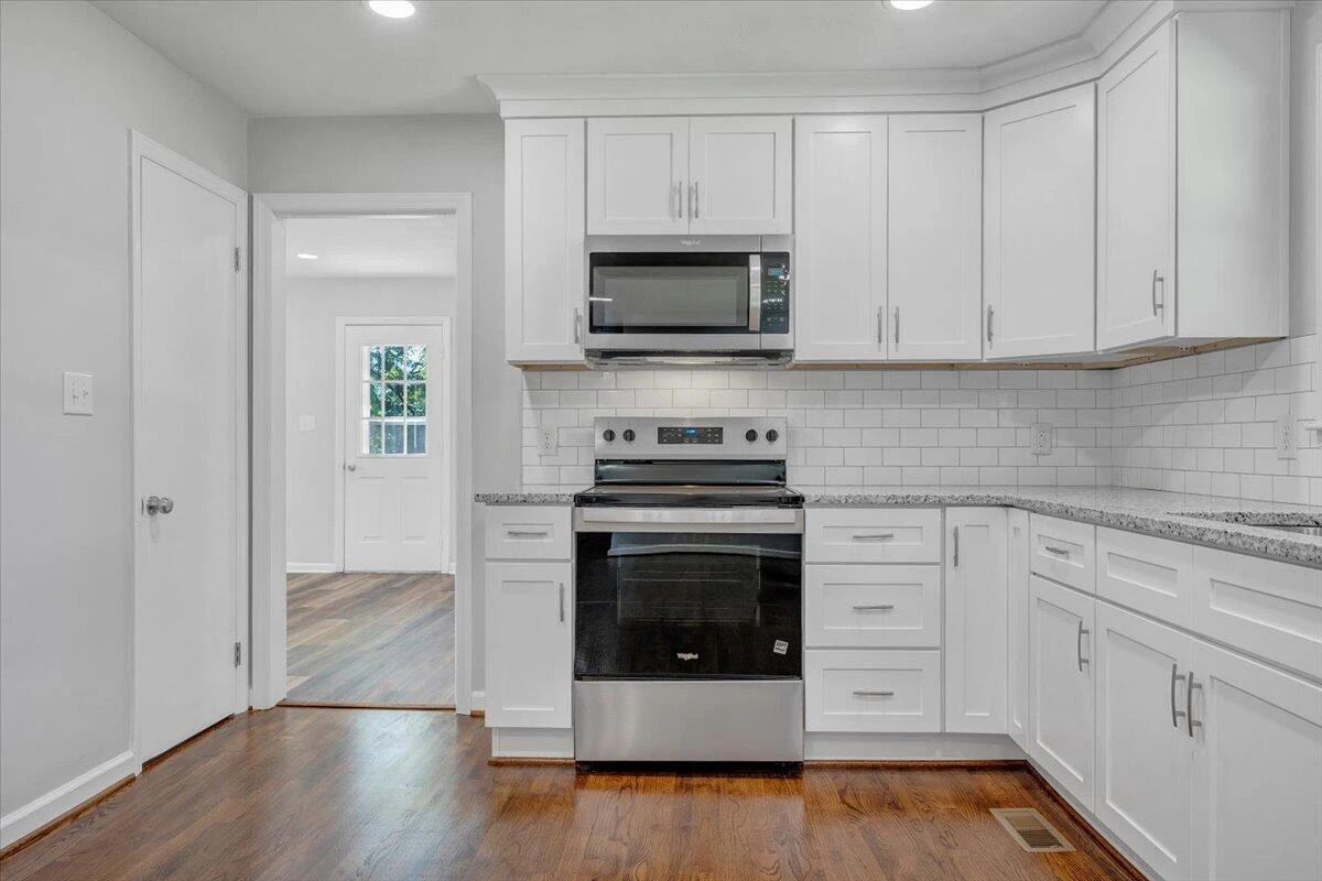 533 Oak DR - Photo 7