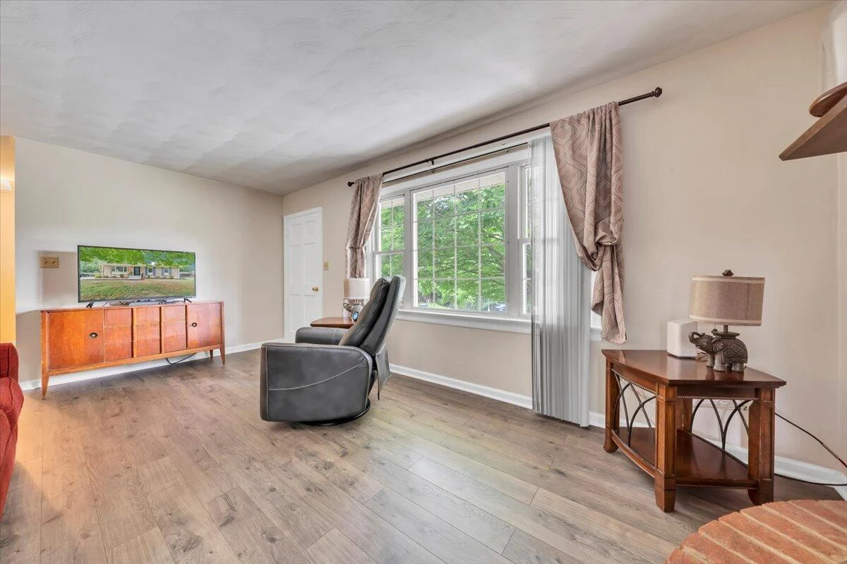 1868 Terry DR - Photo 10