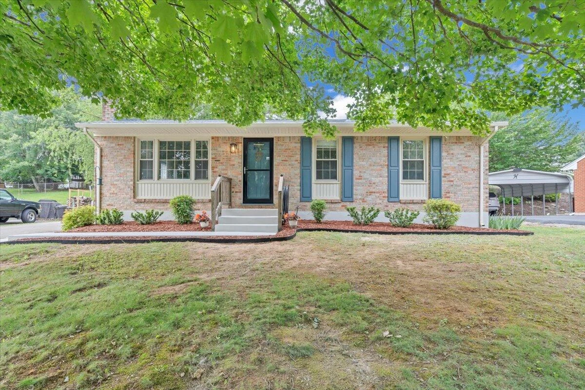 1868 Terry DR - Photo 2