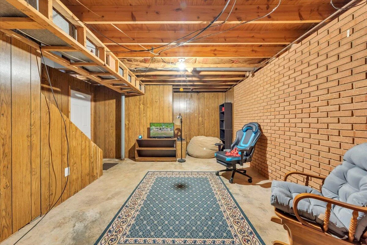 1868 Terry DR - Photo 27