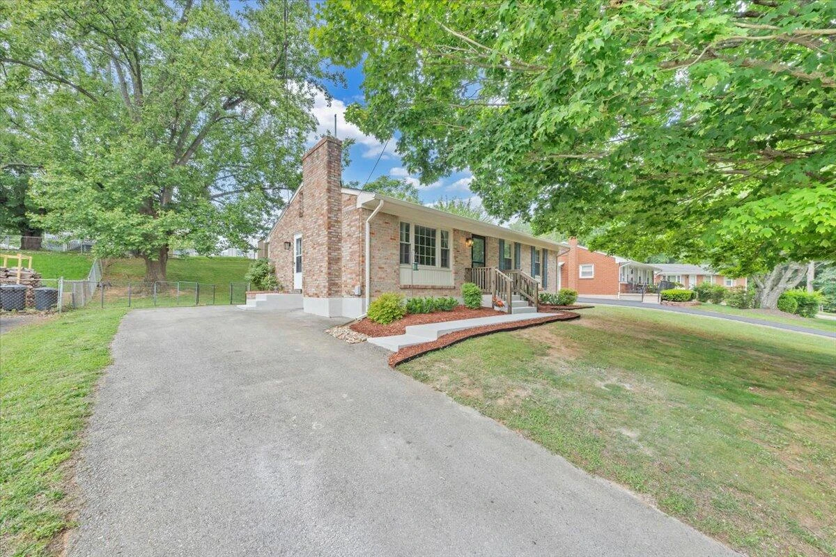 1868 Terry DR - Photo 5