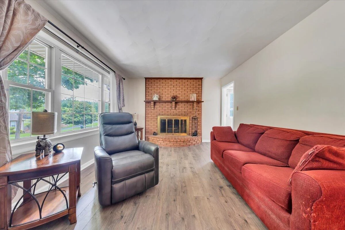 1868 Terry DR - Photo 8