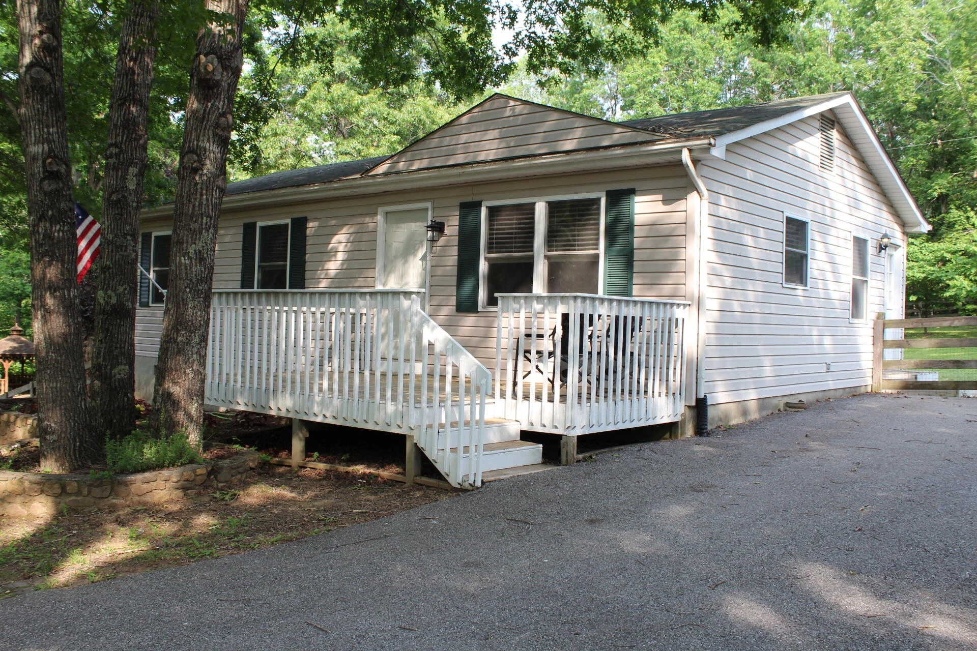8728 Bradshaw RD