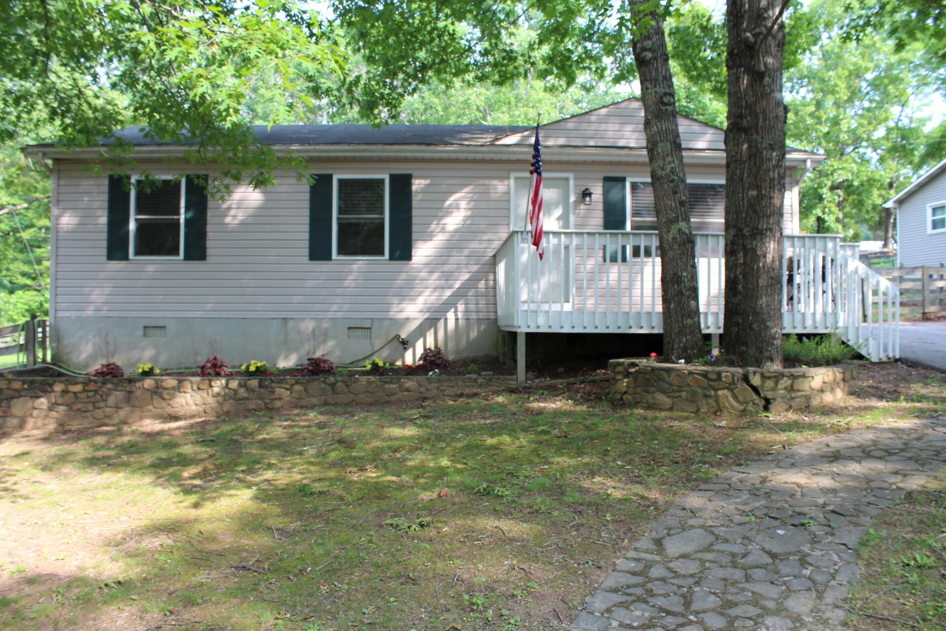 8728 Bradshaw RD - Photo 2