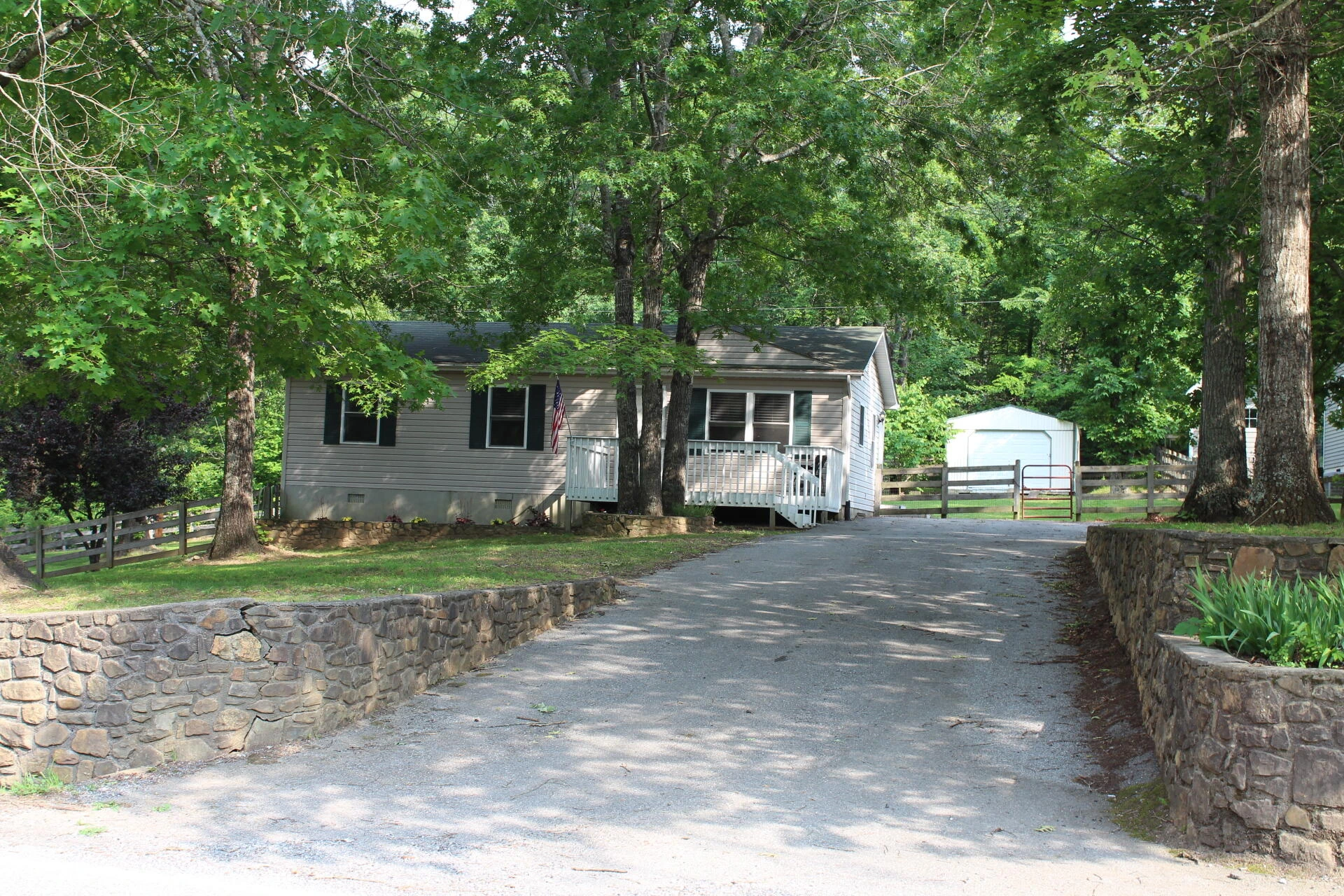 8728 Bradshaw RD - Photo 4