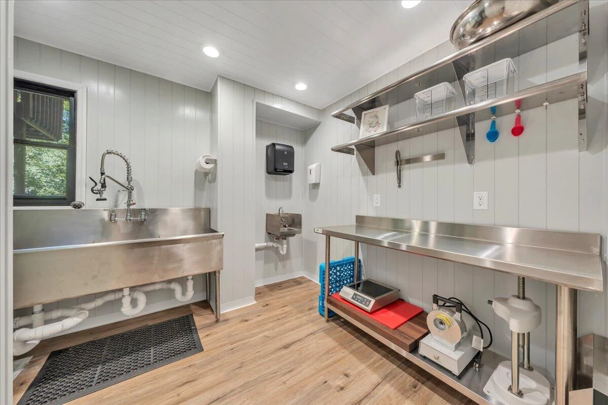 7984 Forest Creek DR - Photo 33