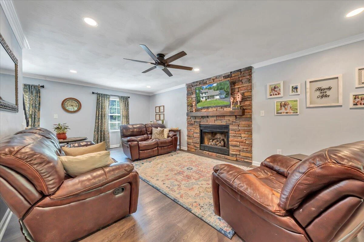 7984 Forest Creek DR - Photo 10
