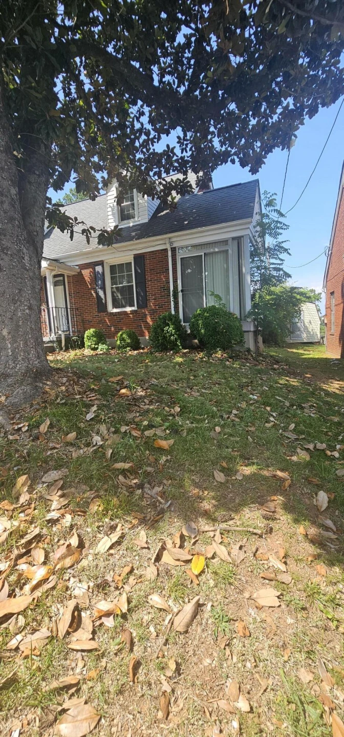 703 Forest ST - Photo 3