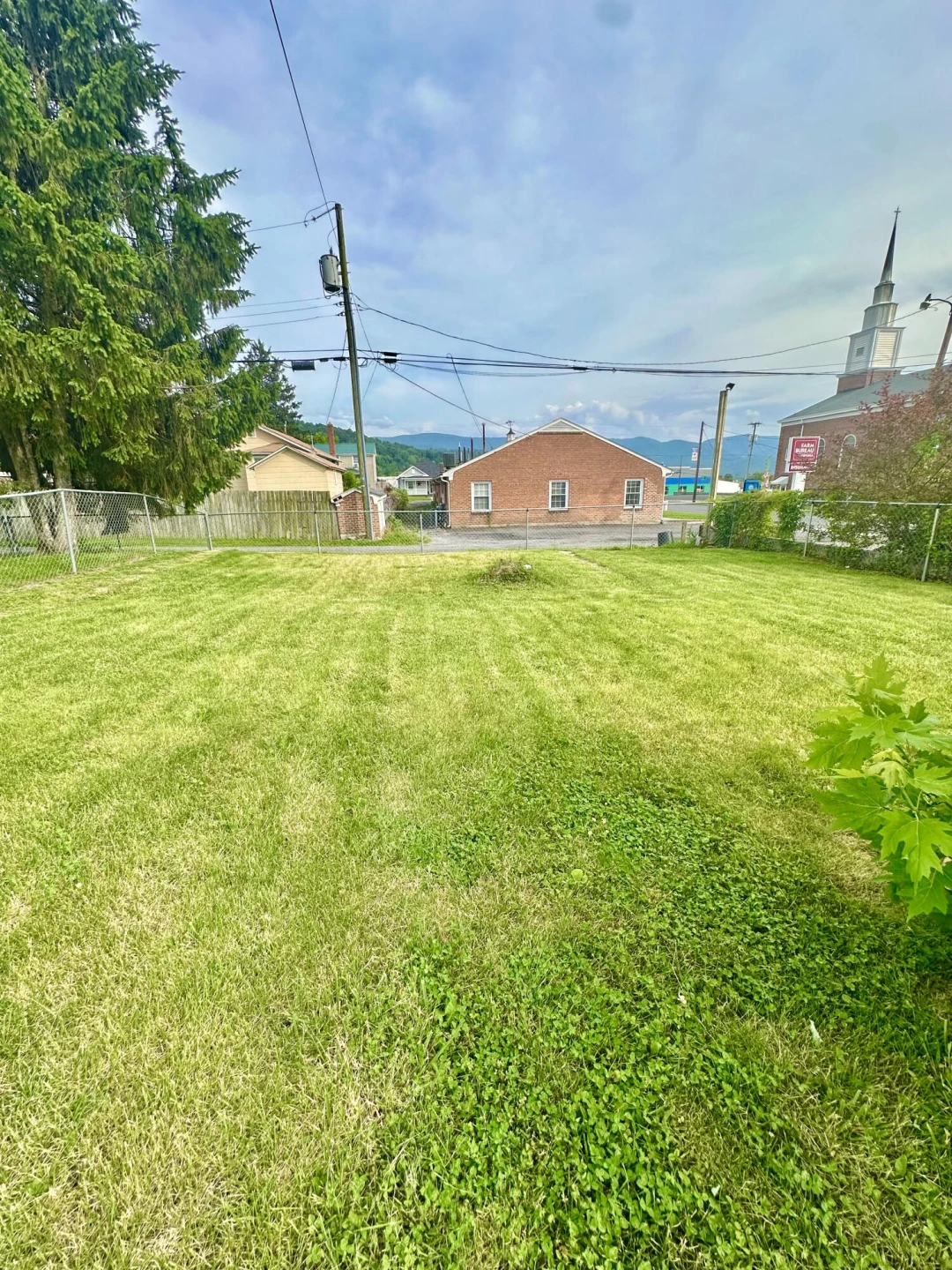 305 Pine ST - Photo 11