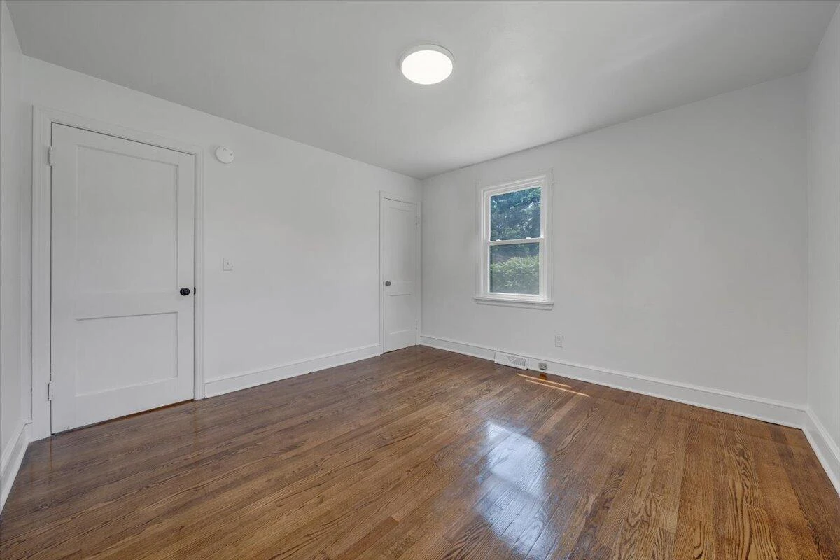 603 36th ST - Photo 16