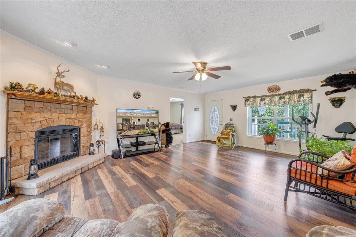 384 White Oak LN - Photo 13