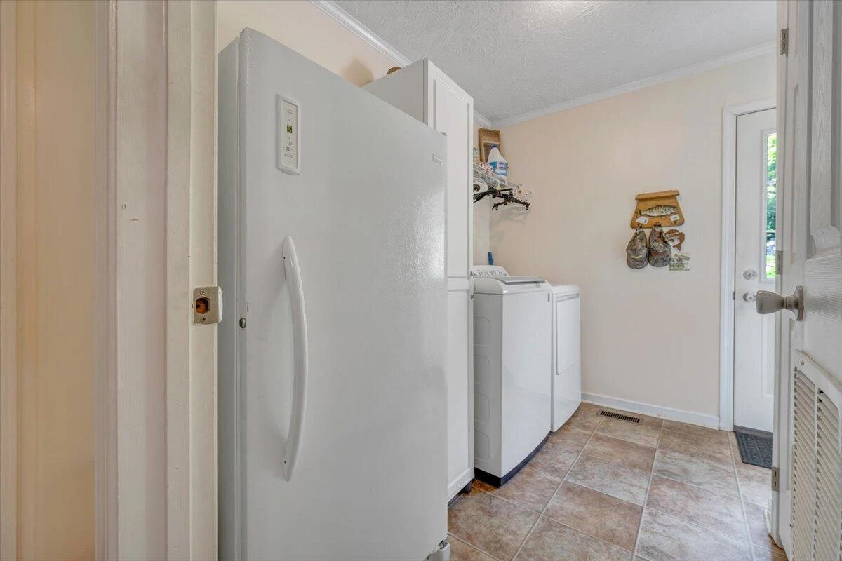 384 White Oak LN - Photo 17