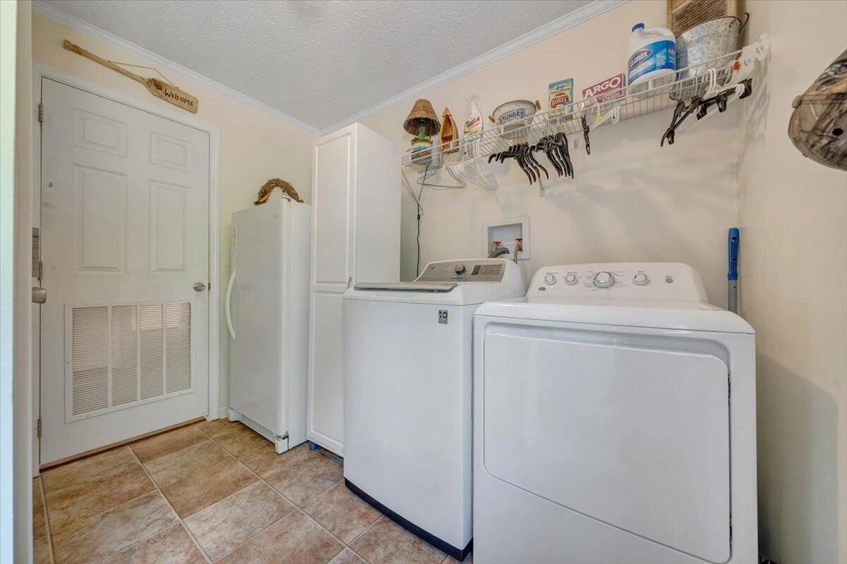 384 White Oak LN - Photo 18