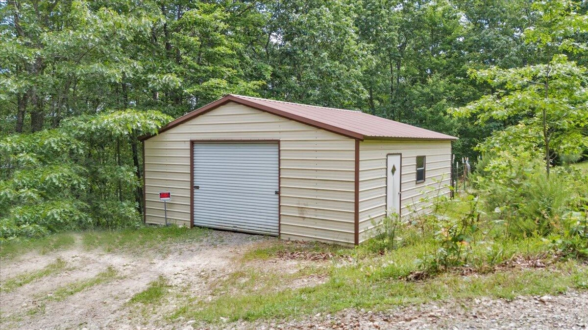 384 White Oak LN - Photo 40