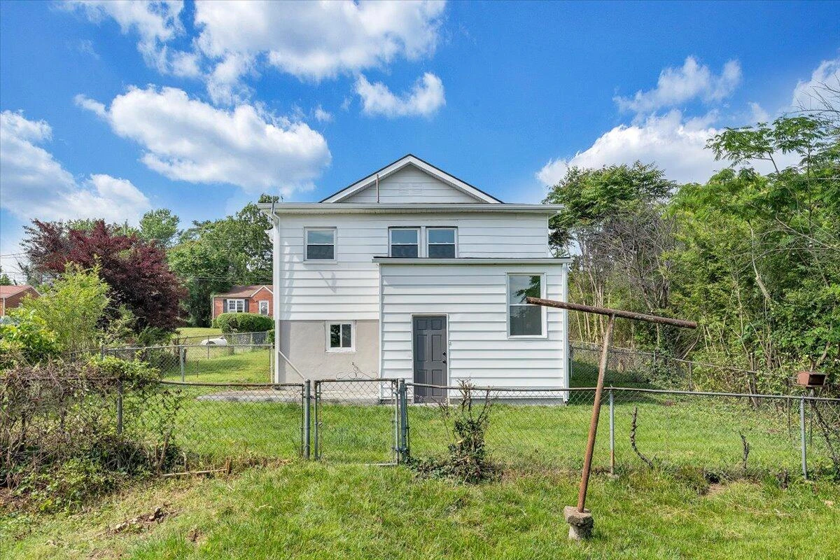 2110 Carroll AVE - Photo 26