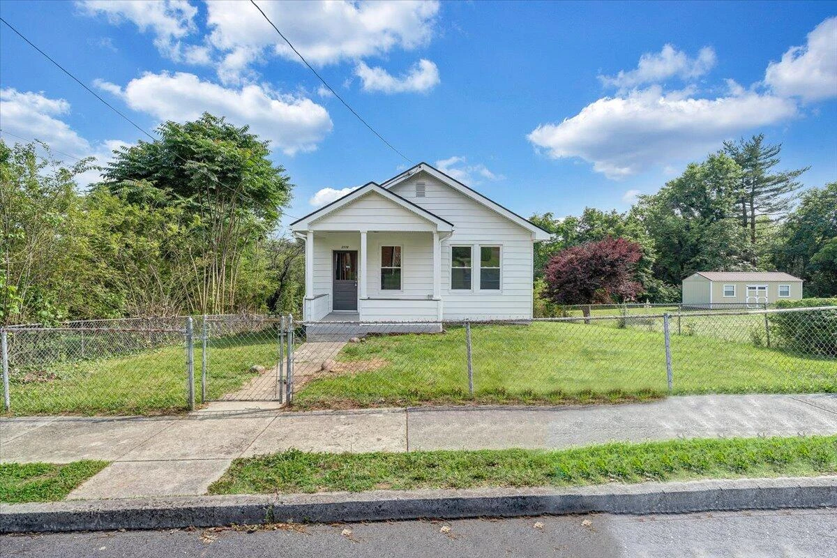 2110 Carroll AVE - Photo 29