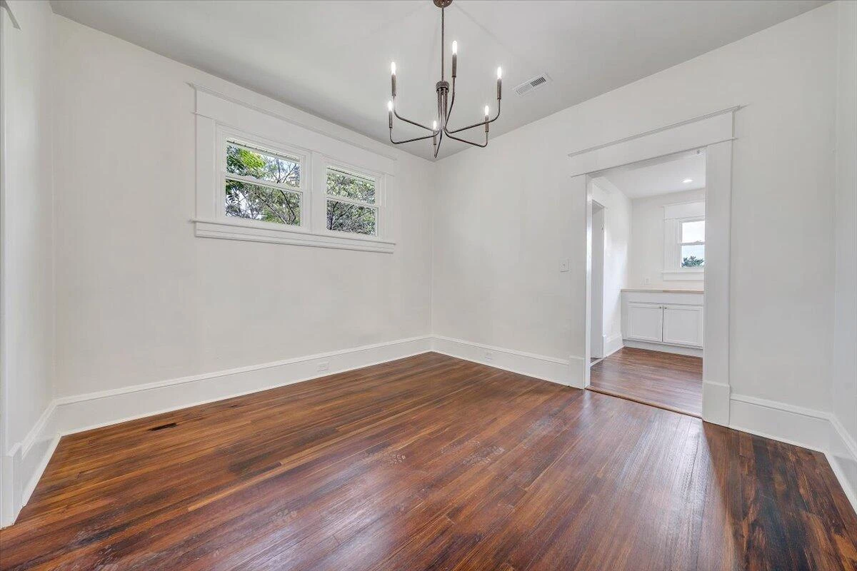 2110 Carroll AVE - Photo 8