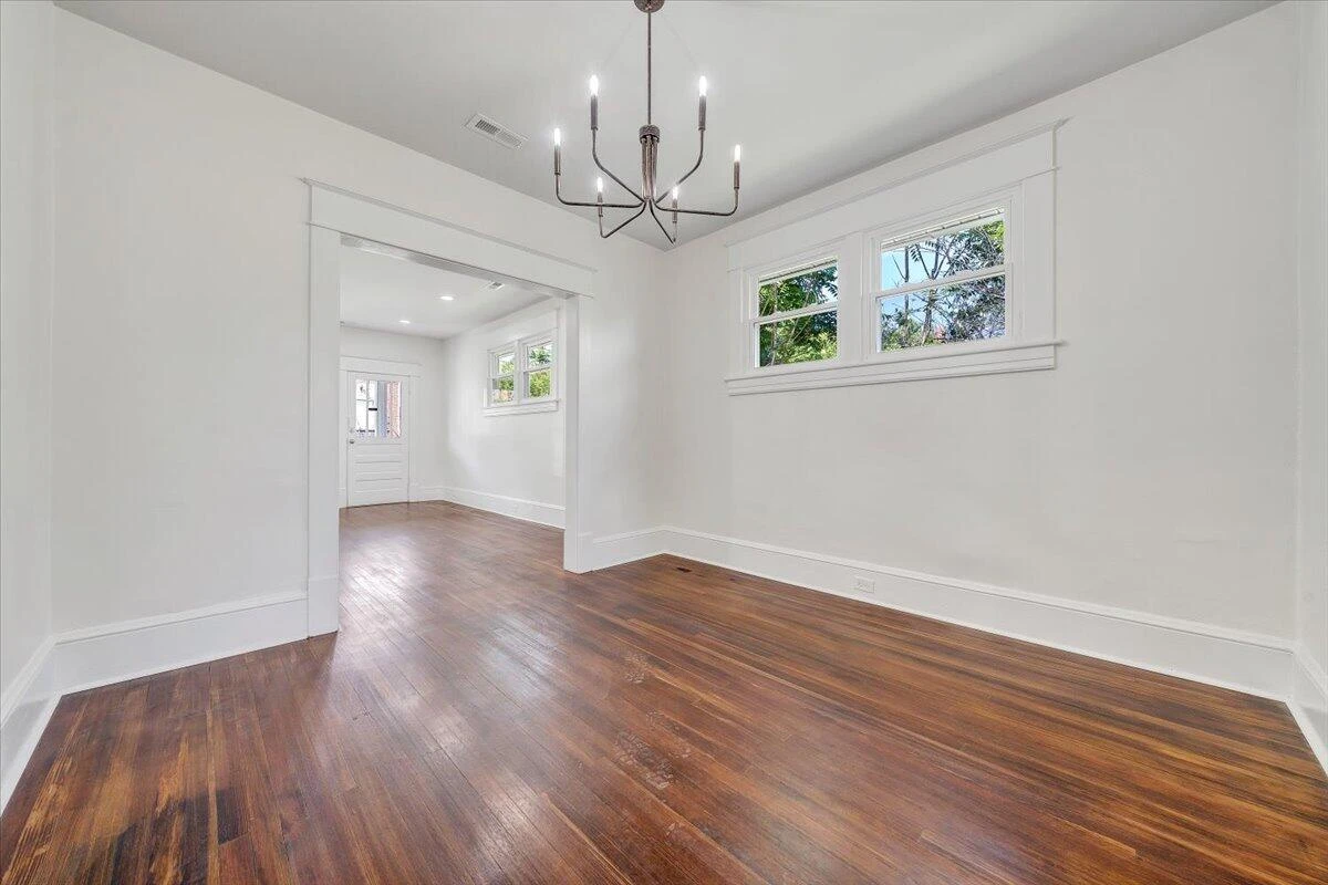 2110 Carroll AVE - Photo 9