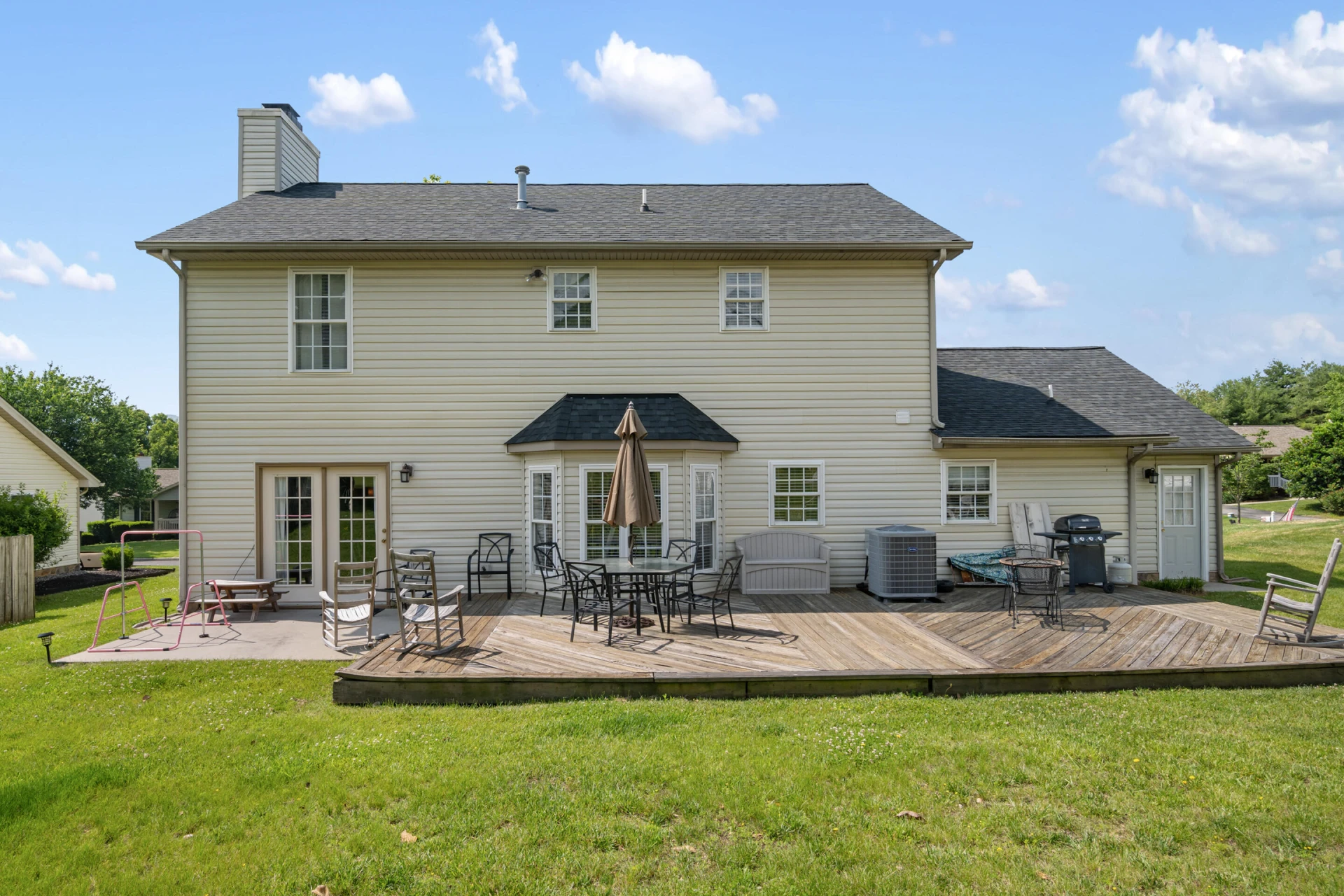 5038 Orchard Park DR - Photo 2