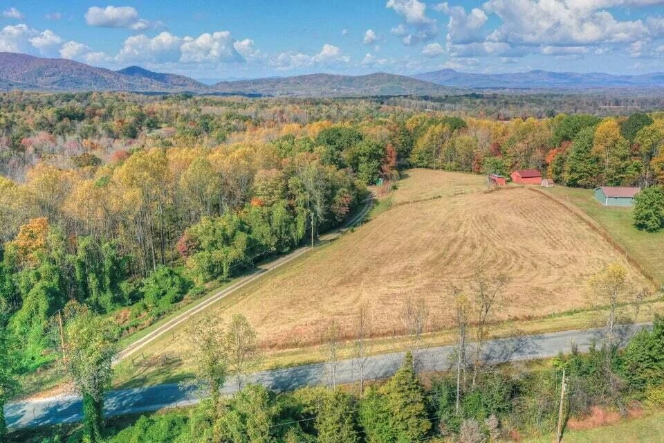 345 Deepwoods RD - Photo 6