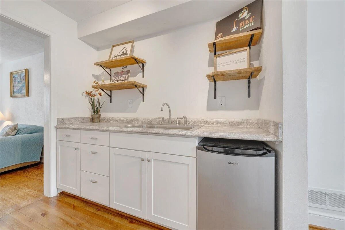 1530 Westover AVE - Photo 18