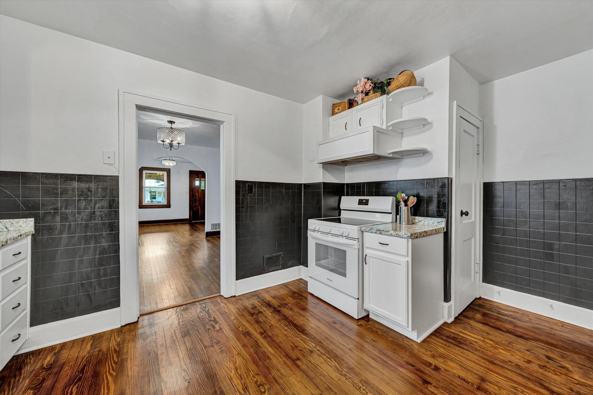 1618 8th ST - Photo 10