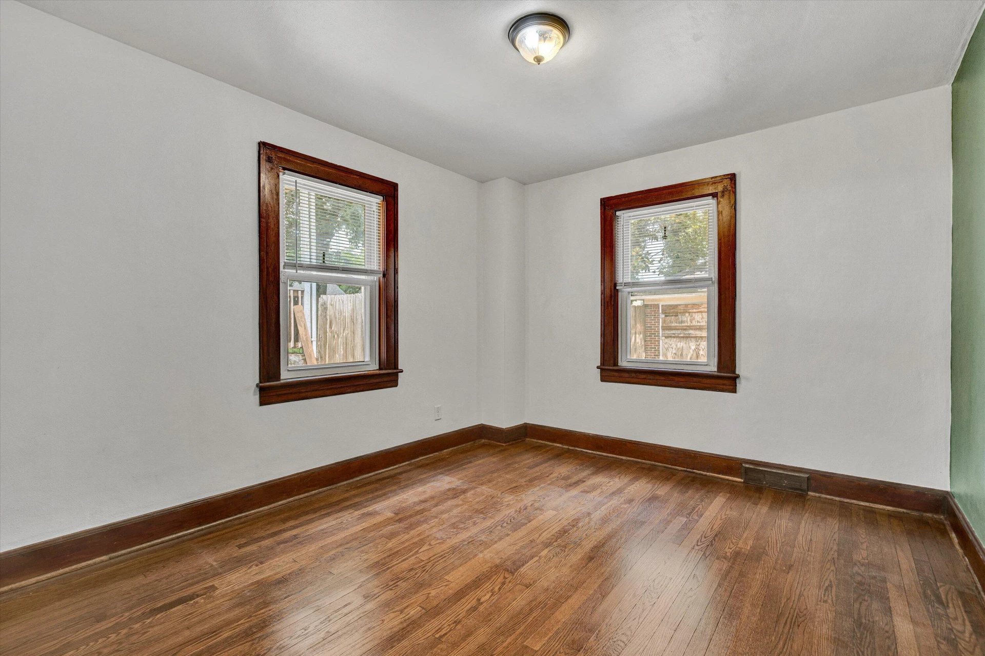 1618 8th ST - Photo 13