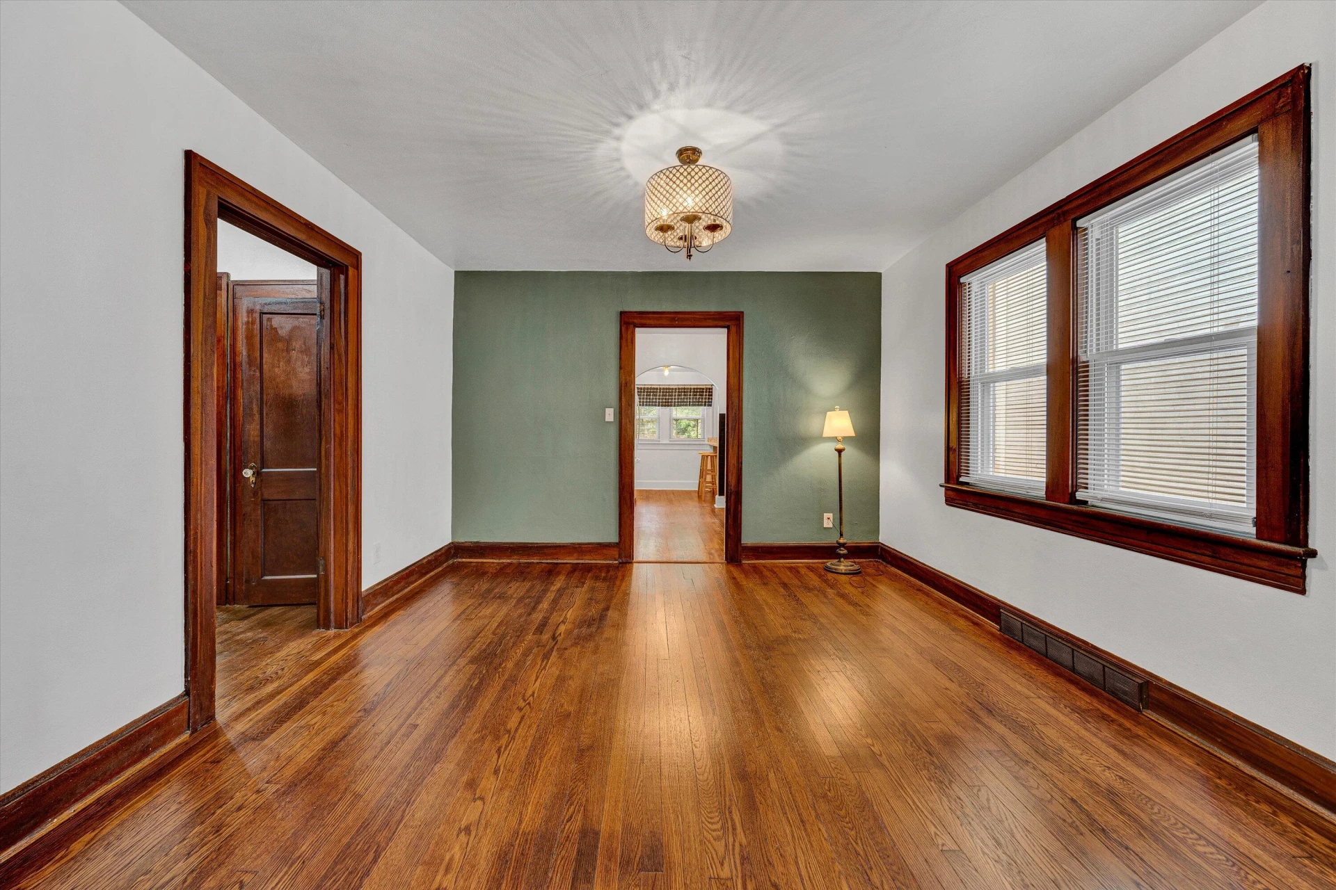 1618 8th ST - Photo 6