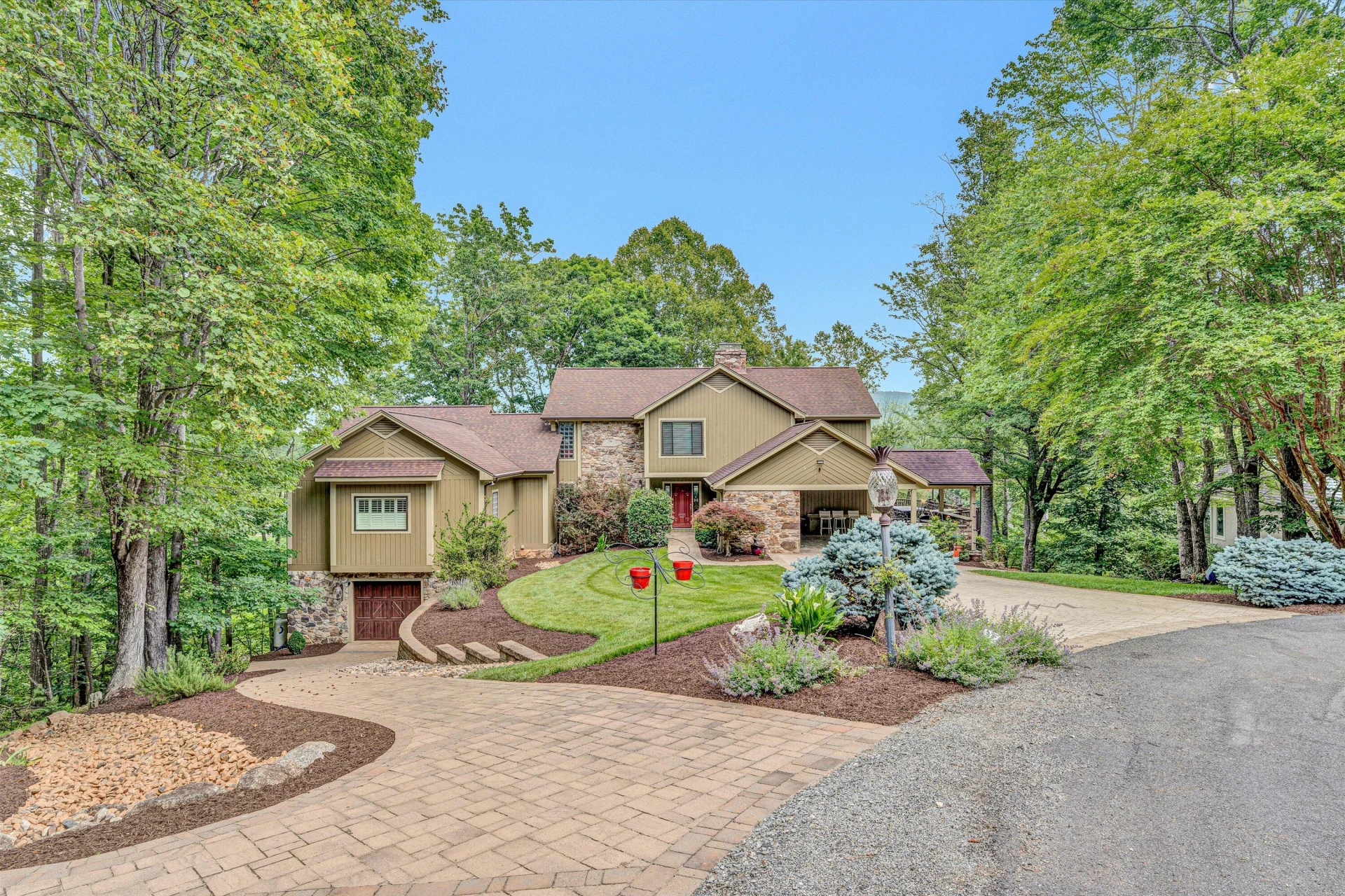 200 Fairway DR - Photo 3