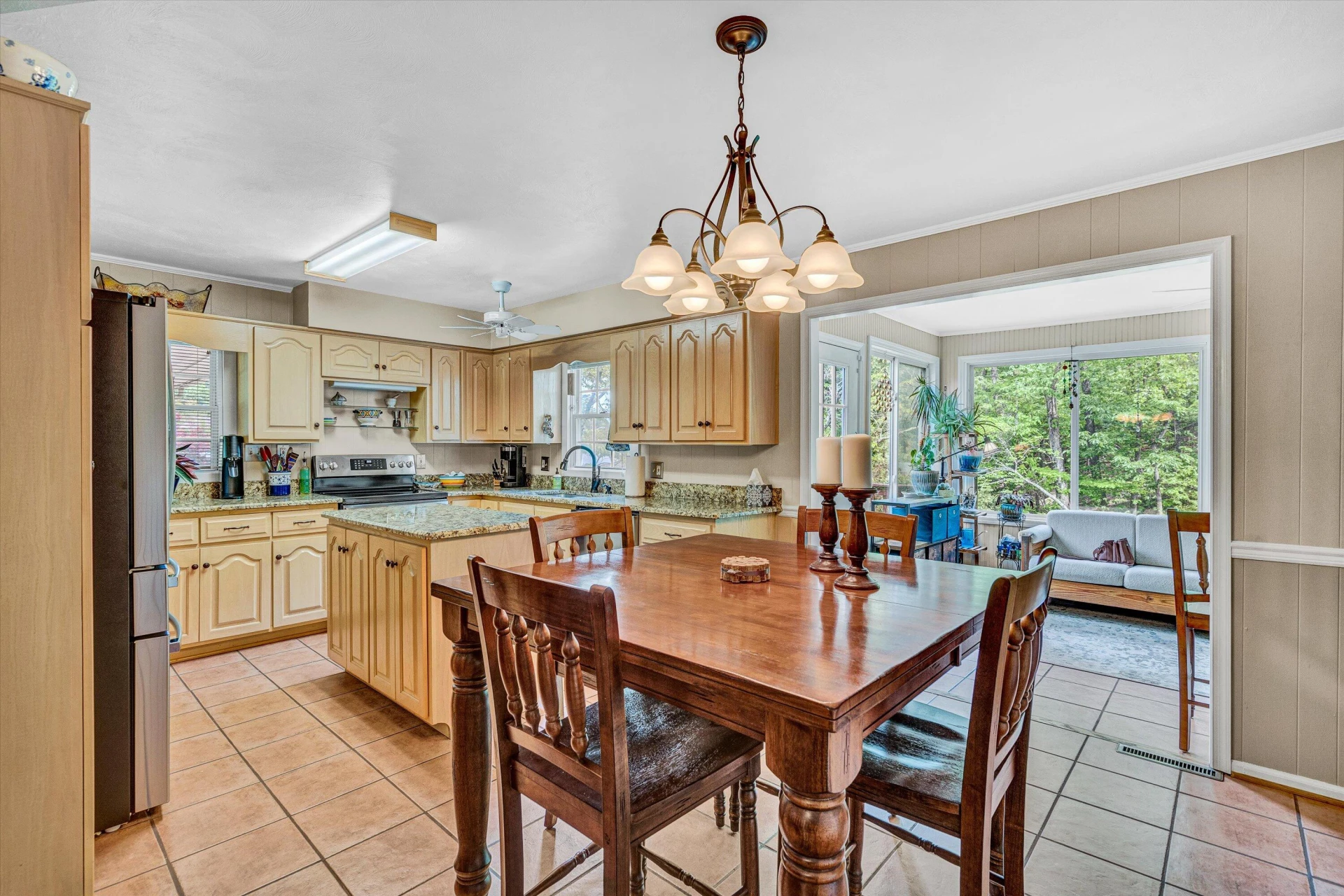 2072 McVitty RD - Photo 10