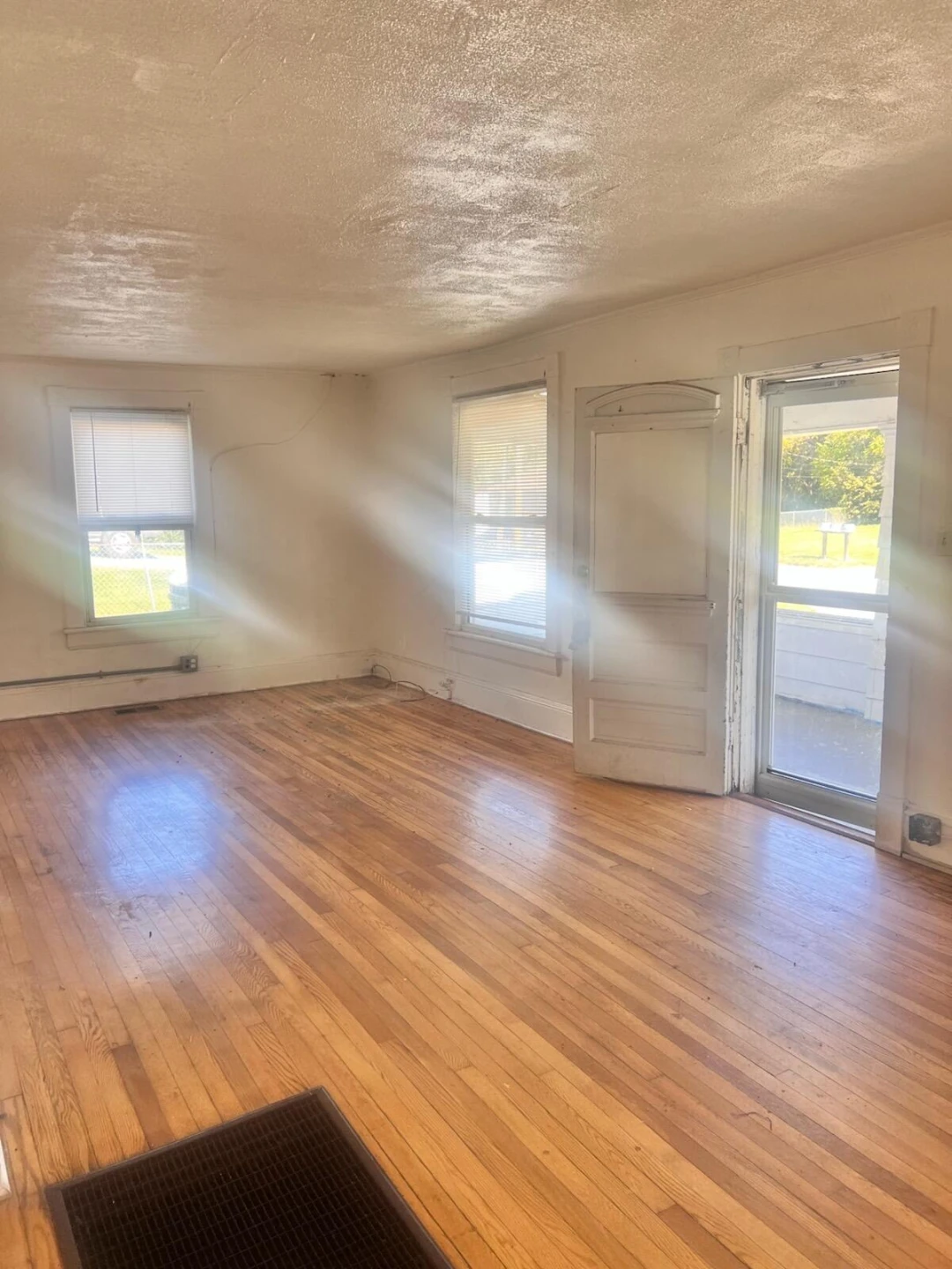 640-644 36th ST - Photo 3