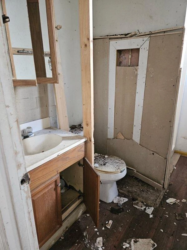 522 6th ST - Photo 10