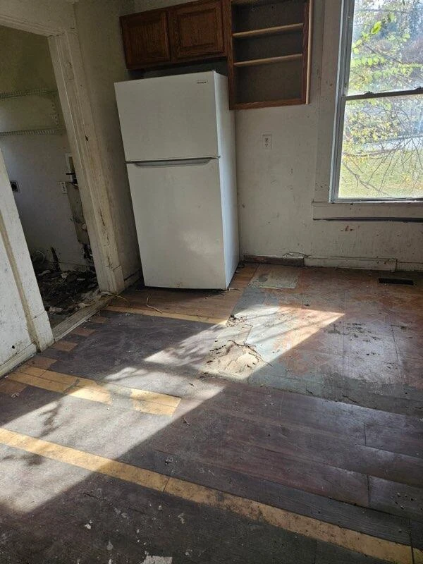 522 6th ST - Photo 8