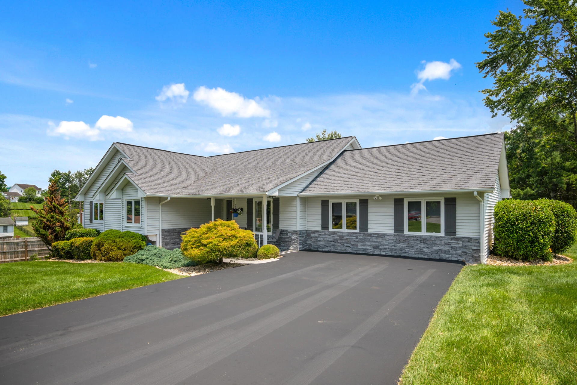 2395 Giles DR - Photo 2