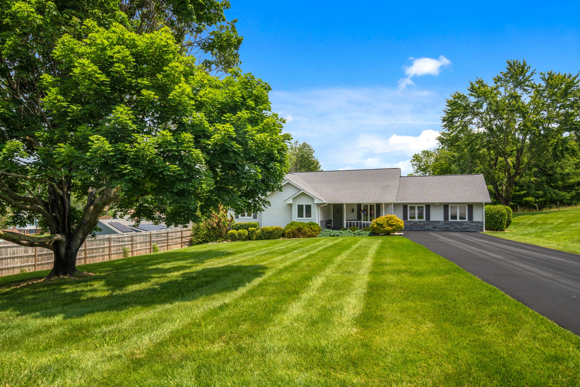 2395 Giles DR - Photo 4