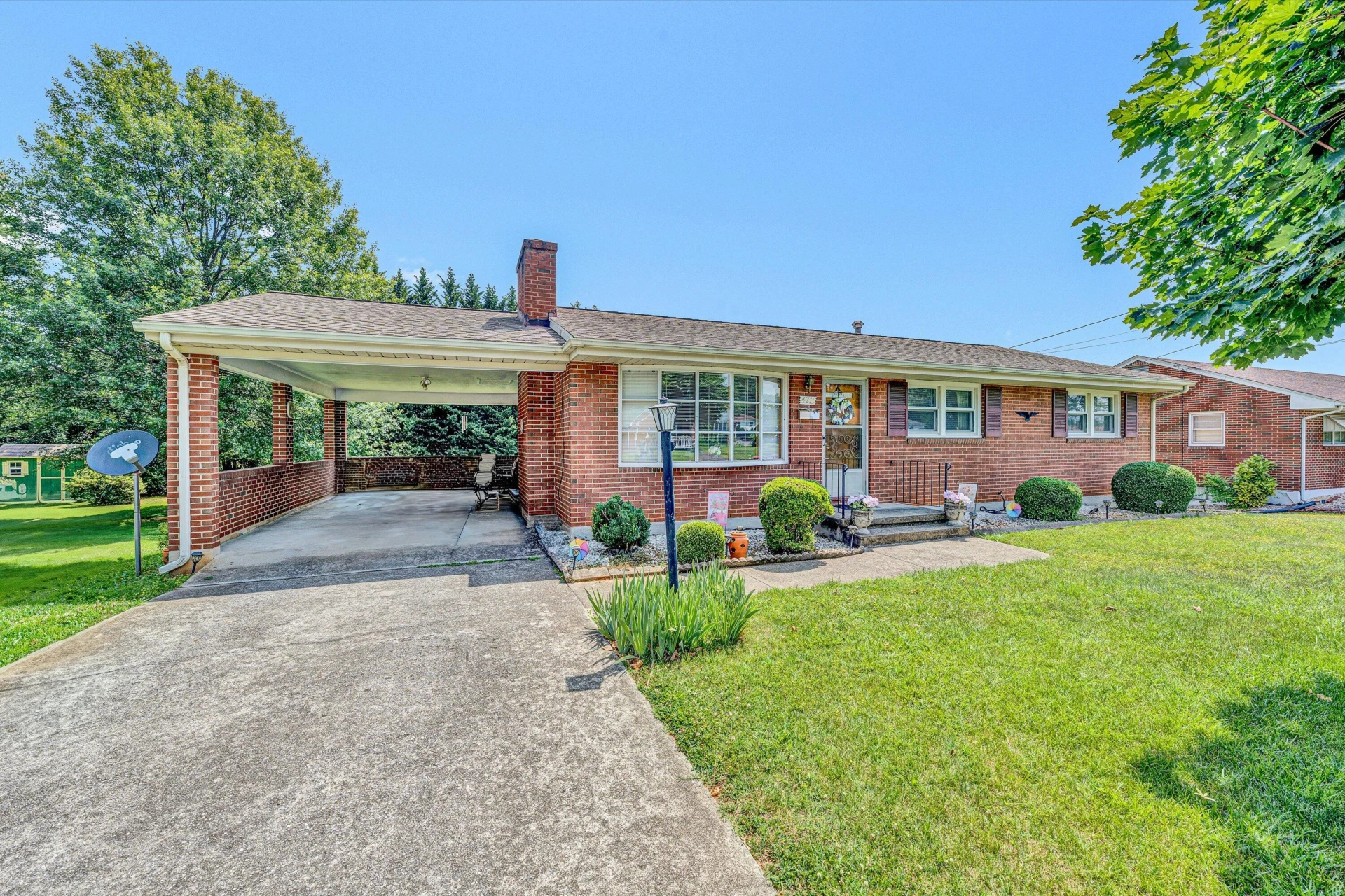 4711 Florist RD - Photo 2