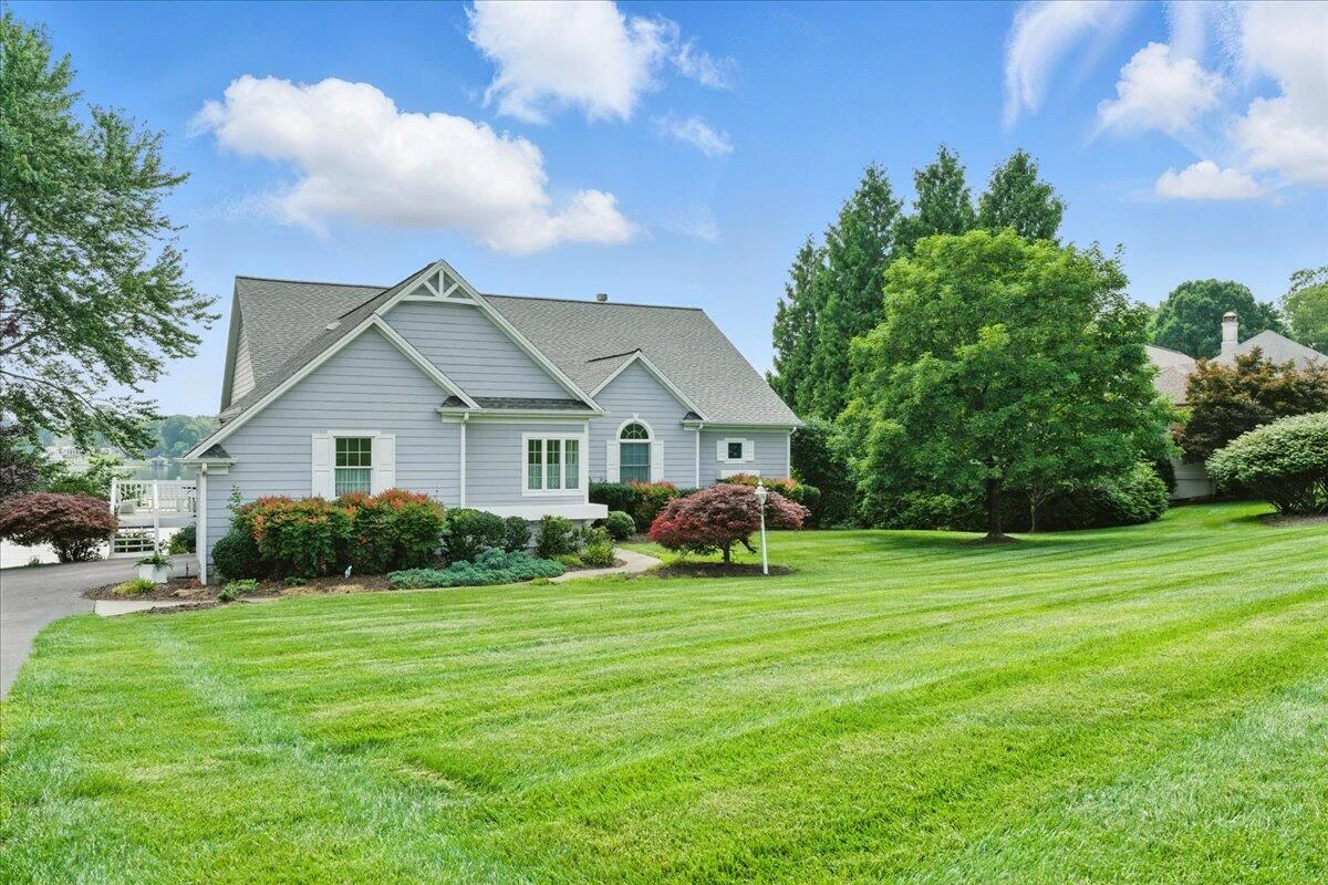 35 Lake Shore DR - Photo 3