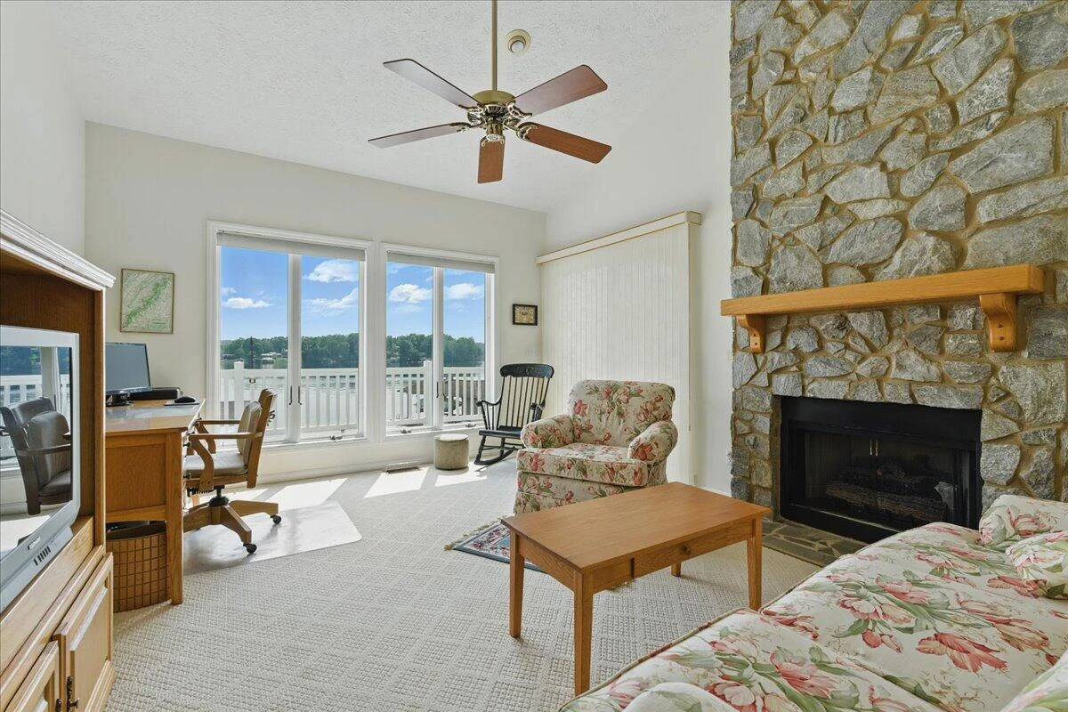 35 Lake Shore DR - Photo 32