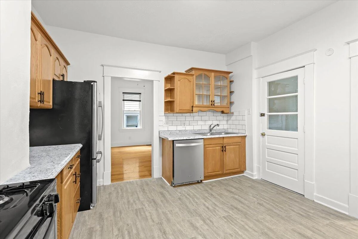 1012 Morehead AVE - Photo 12
