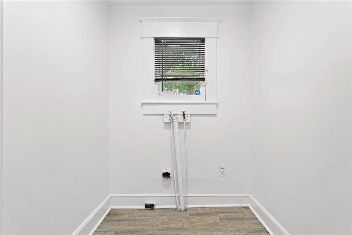 1012 Morehead AVE - Photo 14