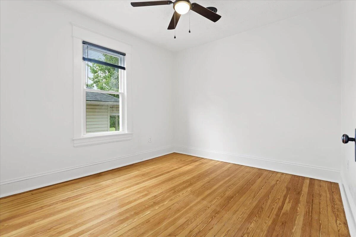 1012 Morehead AVE - Photo 17