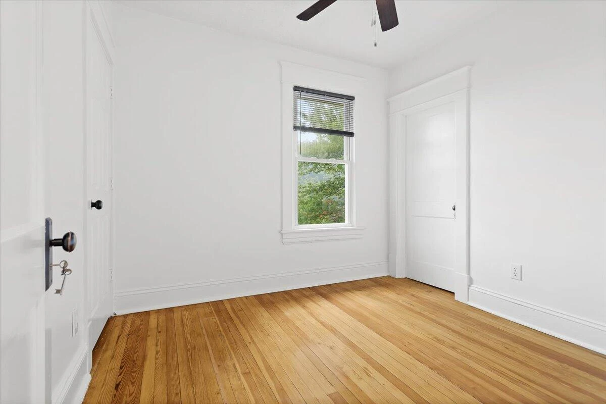 1012 Morehead AVE - Photo 19