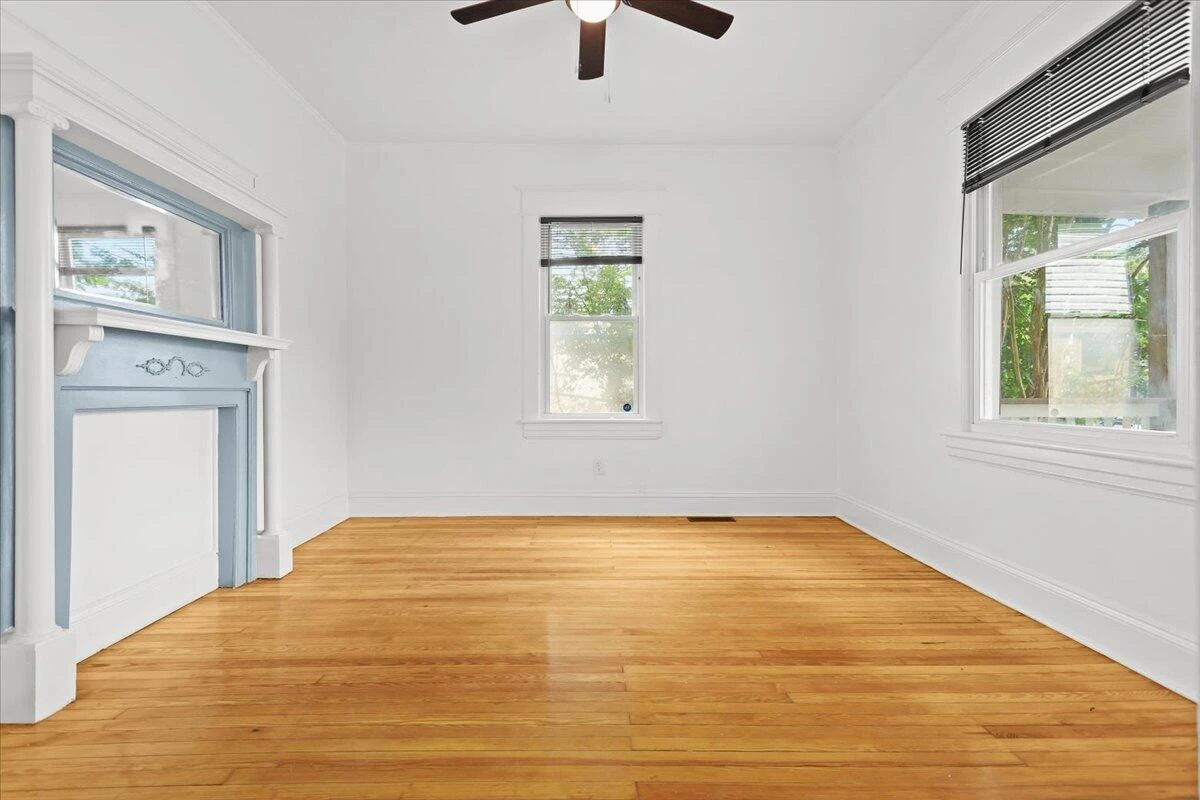 1012 Morehead AVE - Photo 5