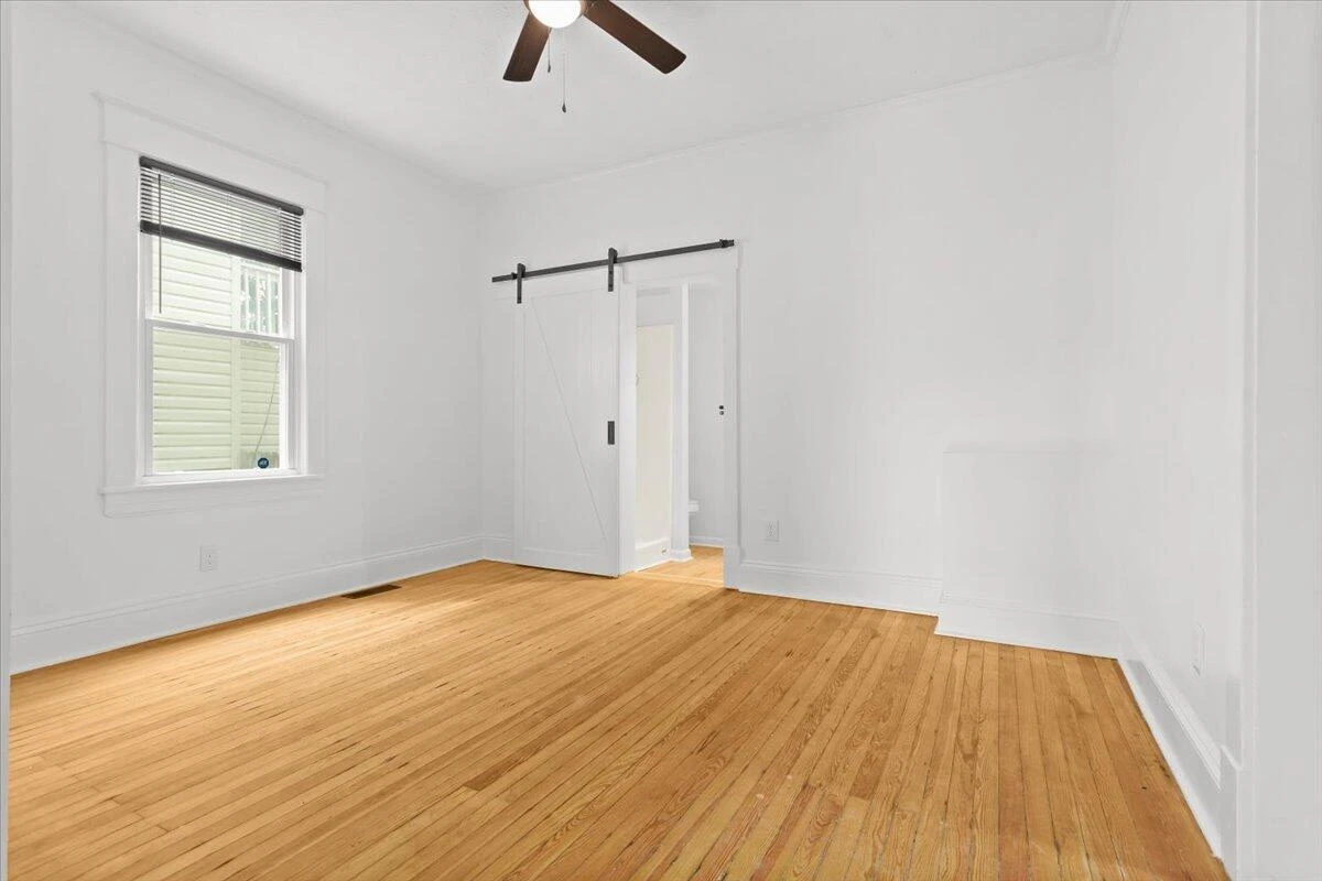 1012 Morehead AVE - Photo 7