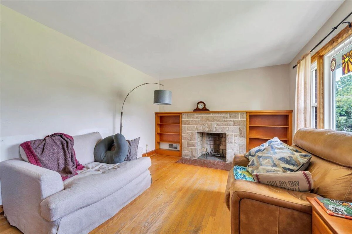 4531 Cowman RD - Photo 3