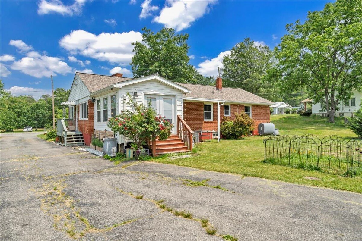 4531 Cowman RD - Photo 32