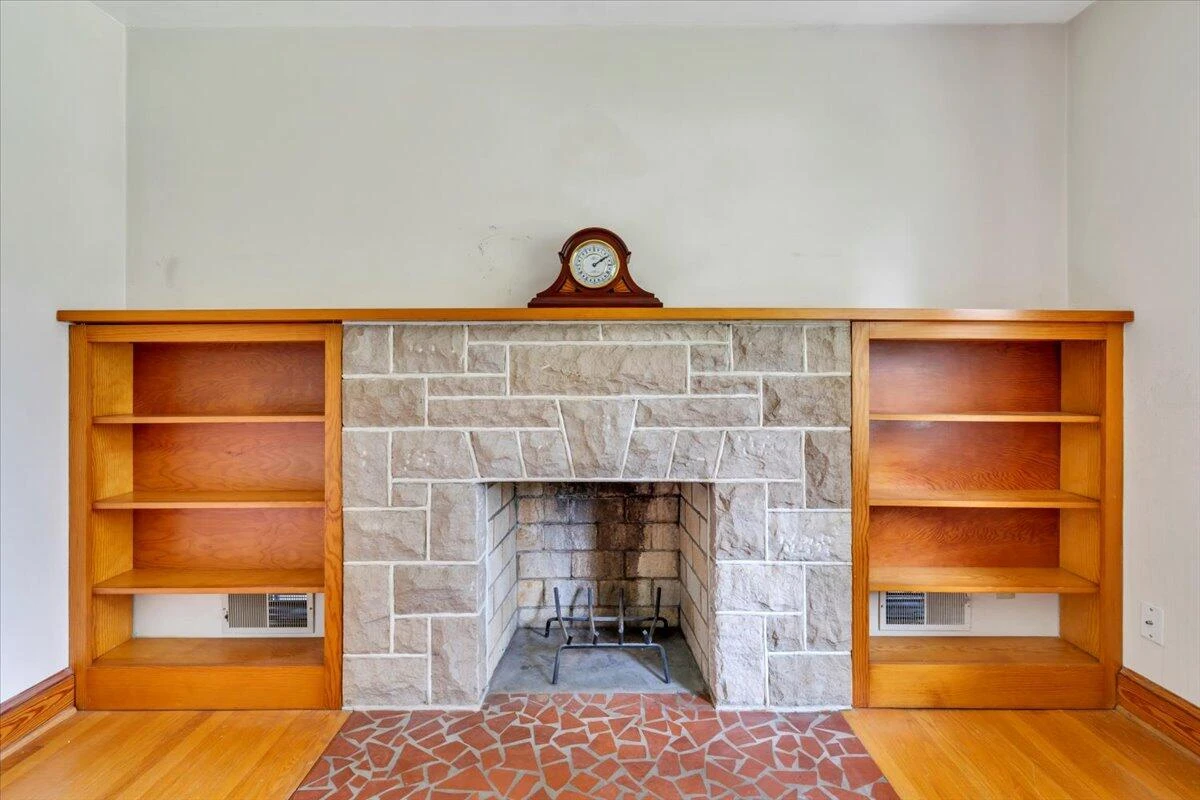 4531 Cowman RD - Photo 4