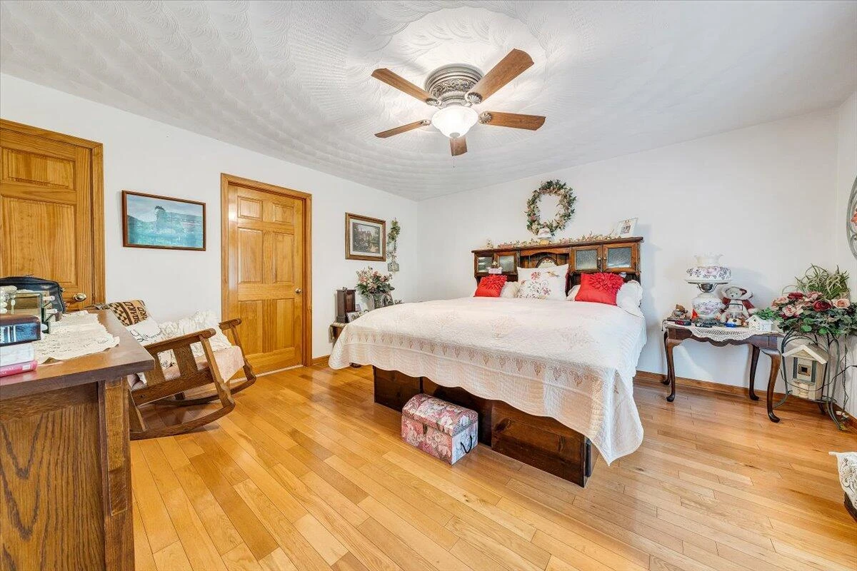 338 White Oak LN - Photo 16