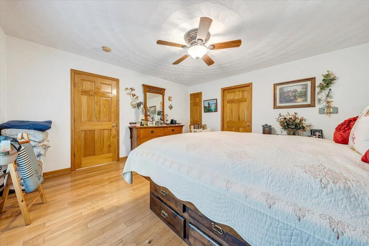 338 White Oak LN - Photo 17